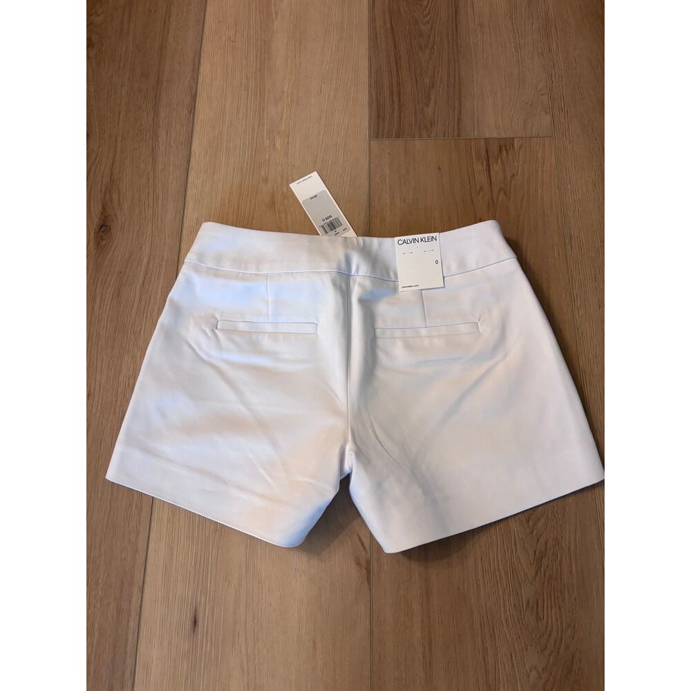 Calvin Klein | NWT Women's Mid-rise tailored design shorts Size 0 - Picture 2 of 9